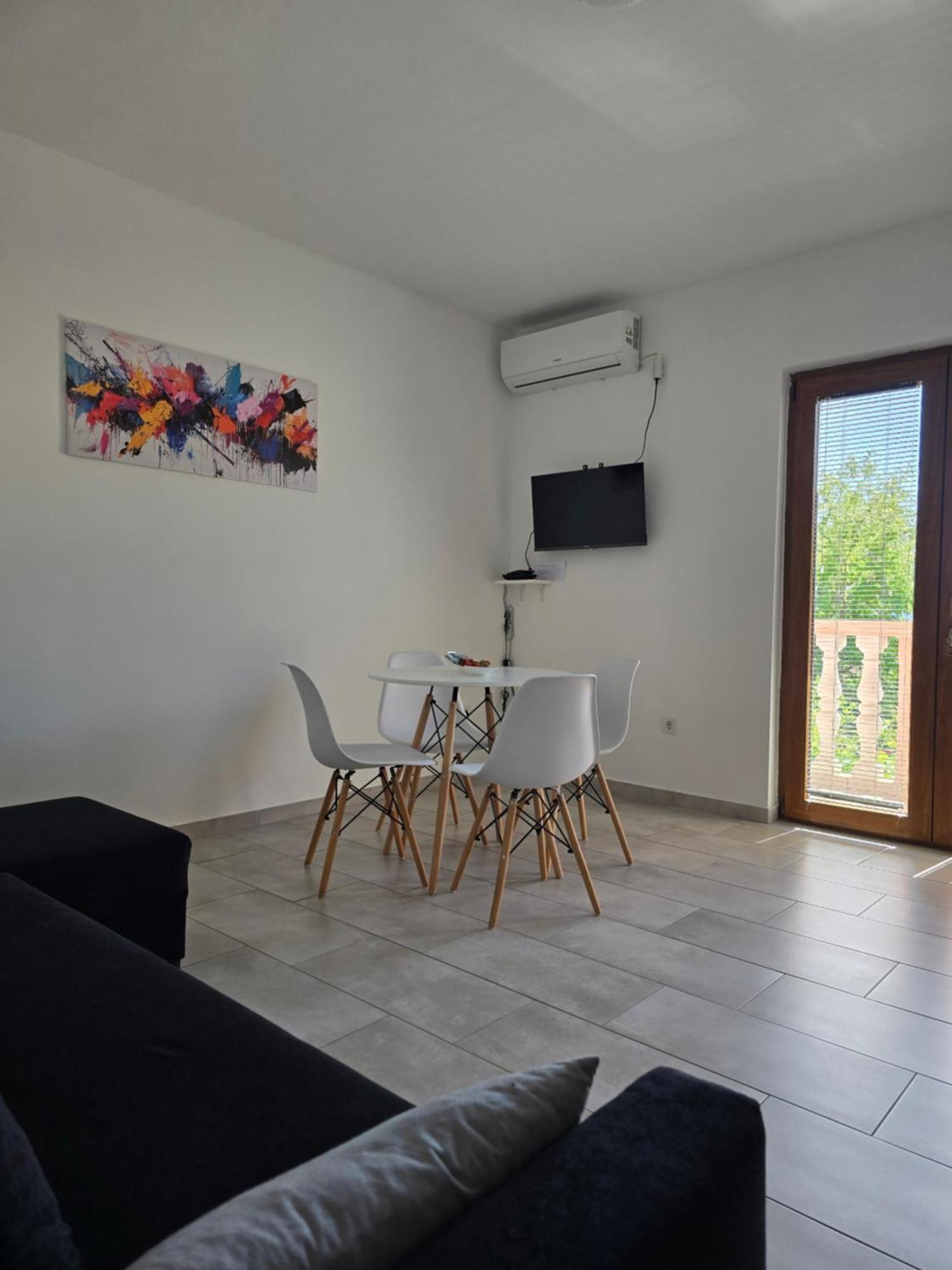 Apartment Ante And Dijana Starigrad Paklenica Bagian luar foto